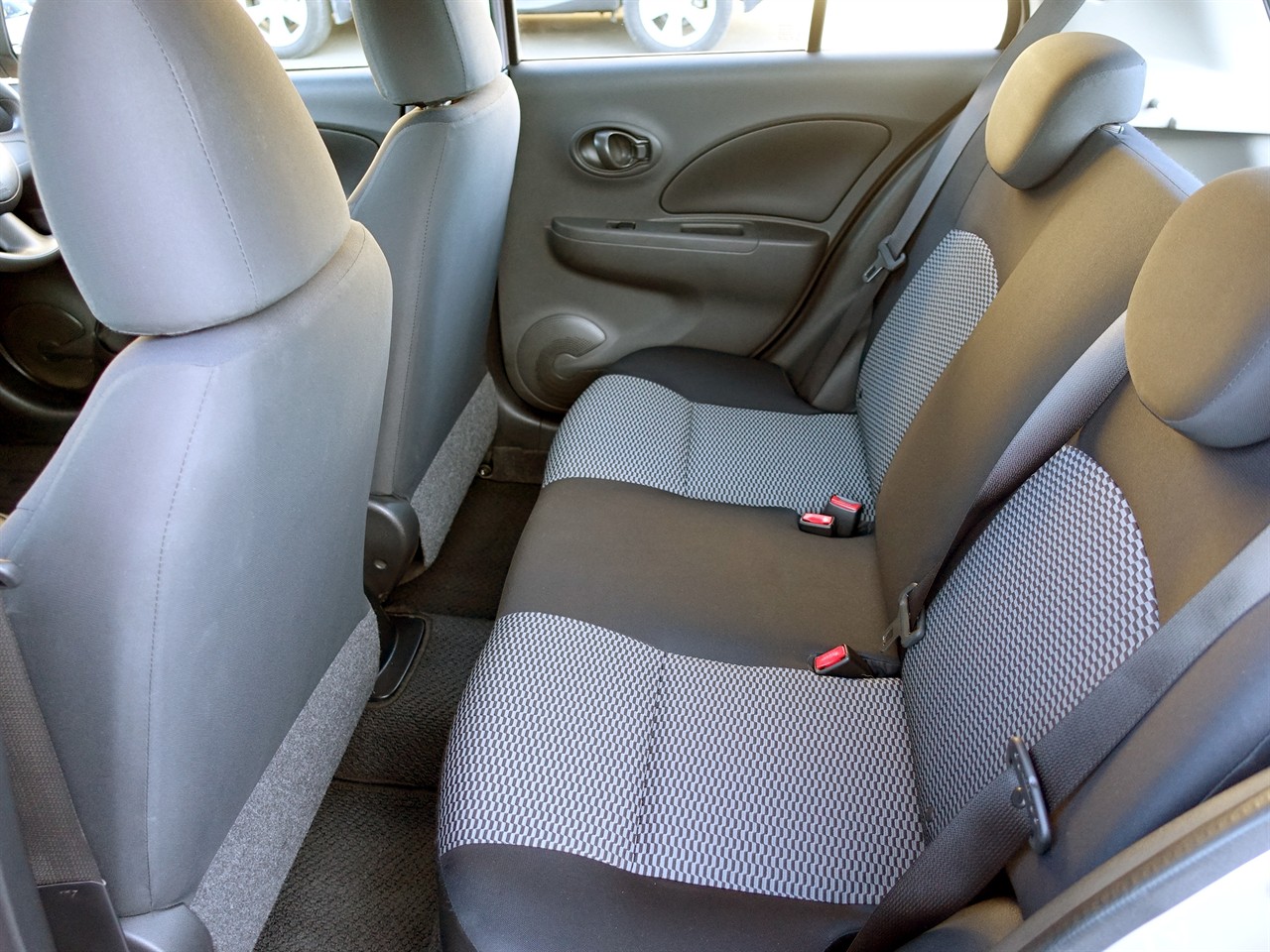 2017 Nissan March