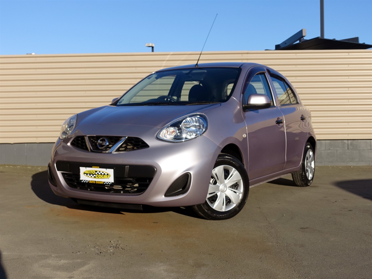 2017 Nissan March