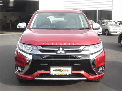 2015 Mitsubishi Outlander PHEV - Thumbnail