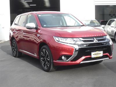 2015 Mitsubishi Outlander PHEV - Thumbnail