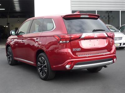 2015 Mitsubishi Outlander PHEV - Thumbnail