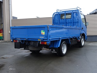 2003 Toyota Dyna - Thumbnail