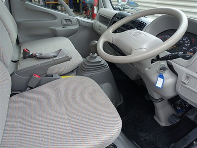 2003 Toyota Dyna - Thumbnail