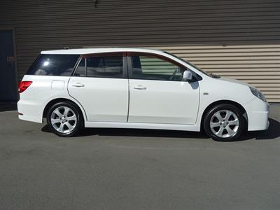 2006 Nissan Wingroad - Thumbnail