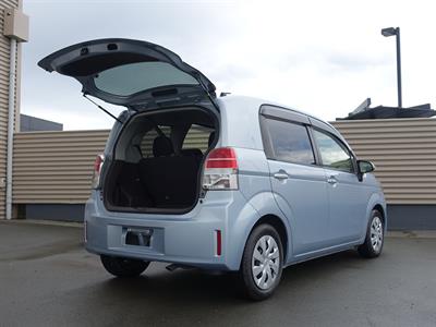 2014 Toyota Spade - Thumbnail