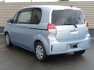 2014 Toyota Spade - Thumbnail