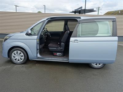 2014 Toyota Spade - Thumbnail