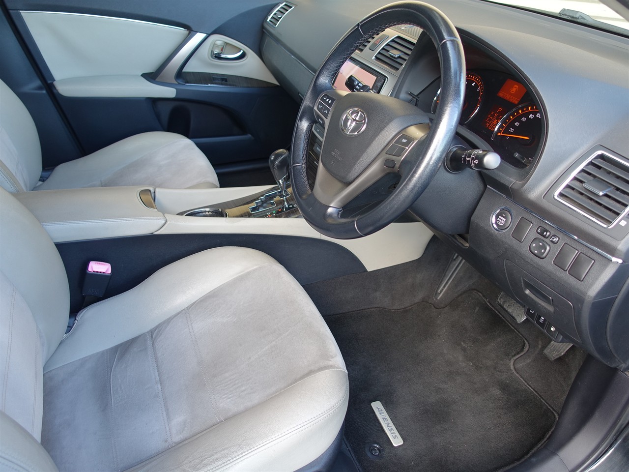 2012 Toyota Avensis