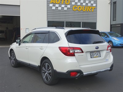 2018 Subaru Outback - Thumbnail