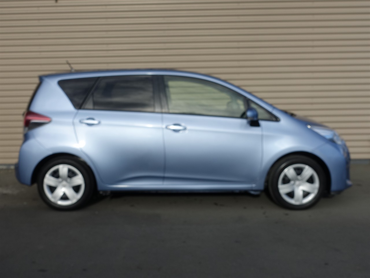 2015 Toyota Ractis