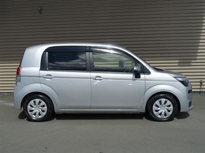 2016 Toyota Spade - Thumbnail