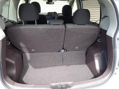 2016 Toyota Spade - Thumbnail