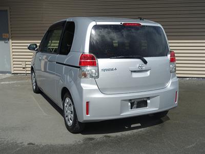 2016 Toyota Spade - Thumbnail