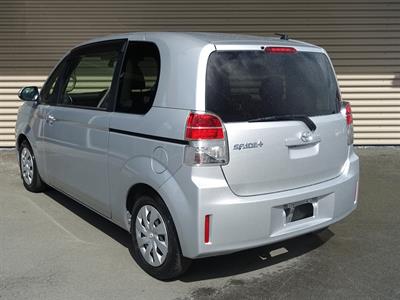 2016 Toyota Spade - Thumbnail