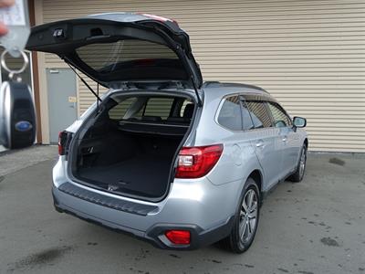 2020 Subaru Outback - Thumbnail