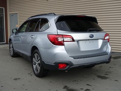 2020 Subaru Outback - Thumbnail