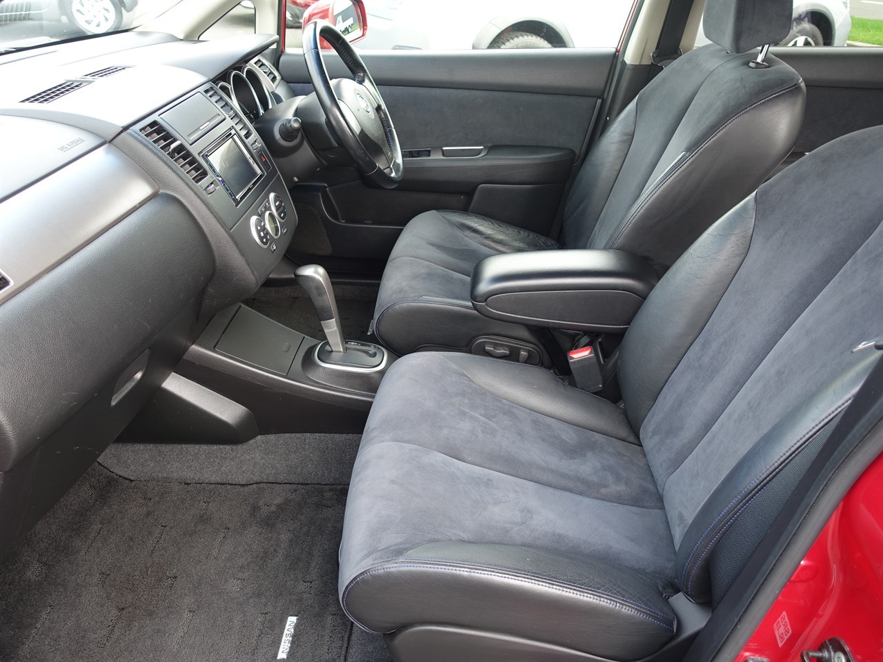 2005 Nissan Tiida