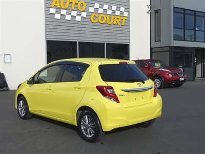 2016 Toyota Vitz - Thumbnail