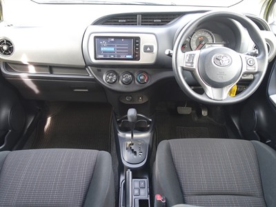 2016 Toyota Vitz - Thumbnail