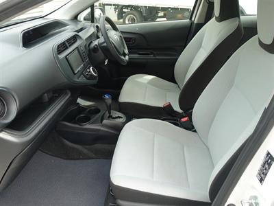 2020 Toyota Aqua - Thumbnail