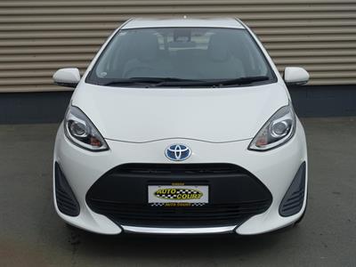 2020 Toyota Aqua - Thumbnail