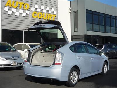 2010 Toyota Prius - Thumbnail