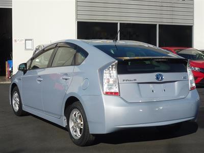 2010 Toyota Prius - Thumbnail