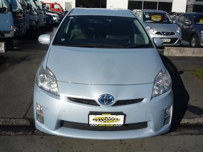 2010 Toyota Prius - Thumbnail