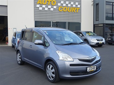 2005 Toyota Ractis - Thumbnail