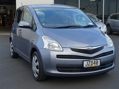2005 Toyota Ractis - Thumbnail