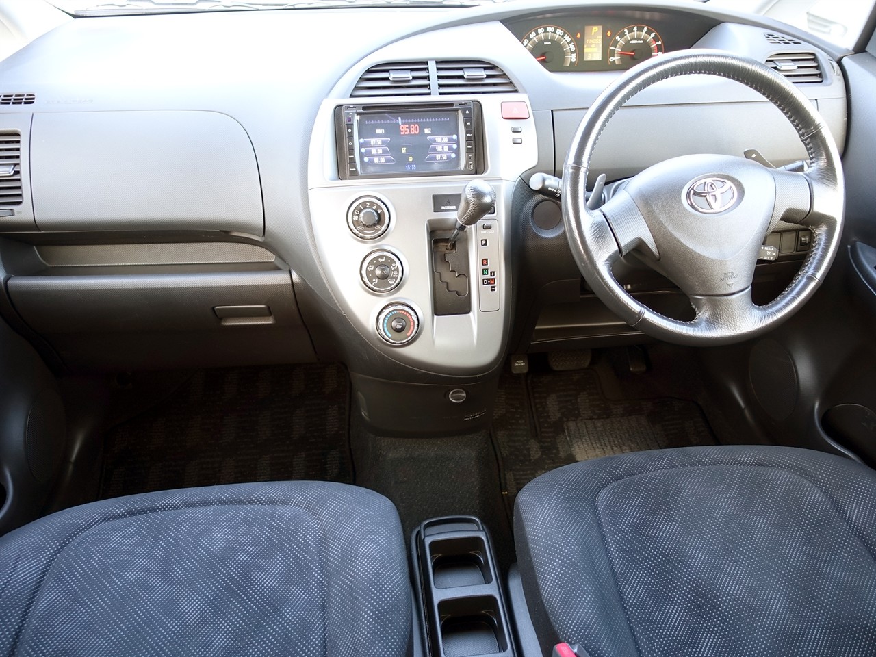 2005 Toyota Ractis