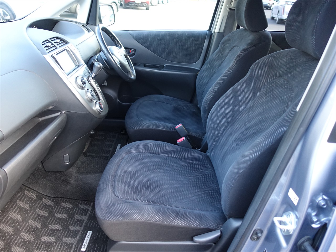 2005 Toyota Ractis