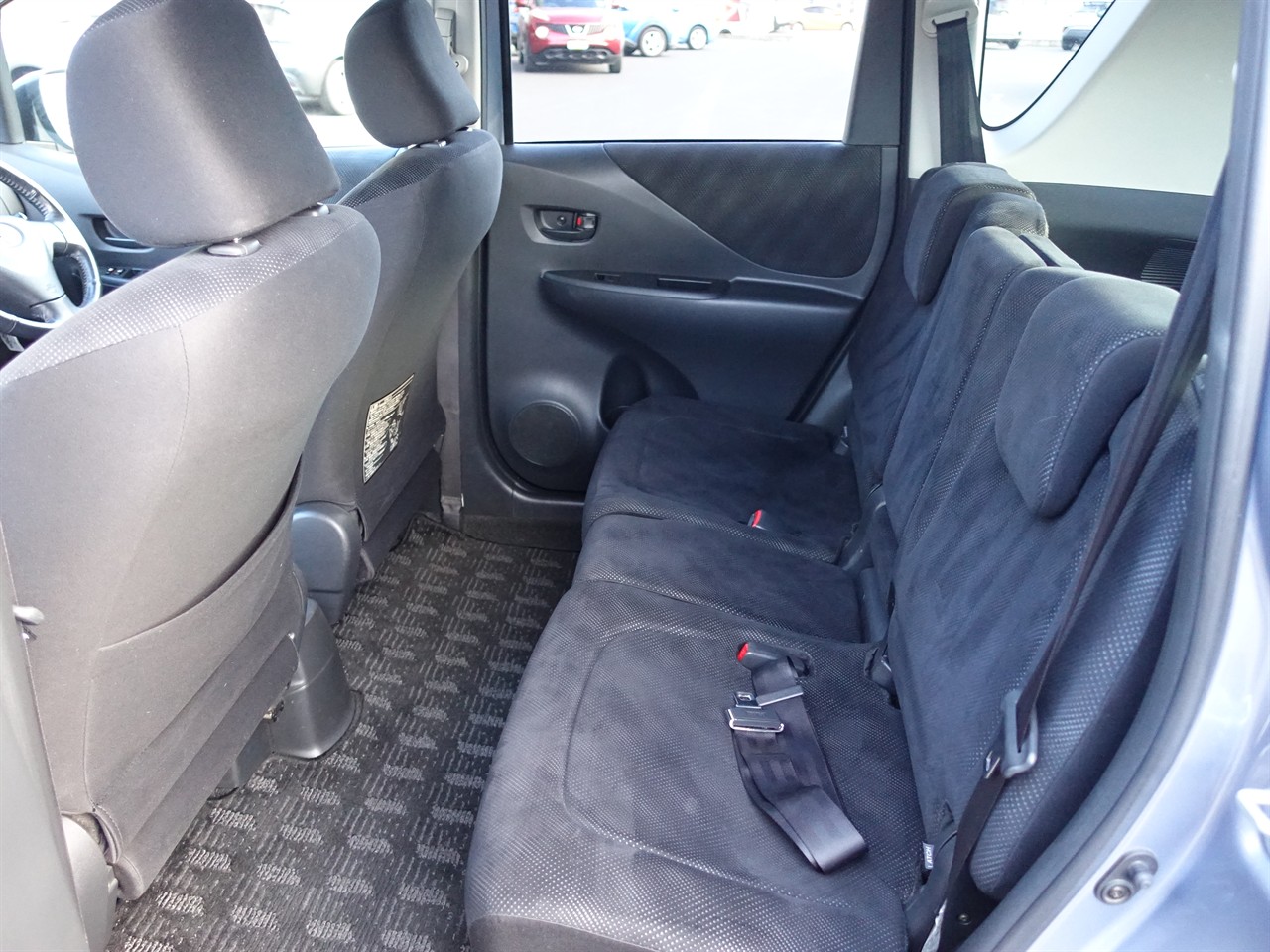 2005 Toyota Ractis