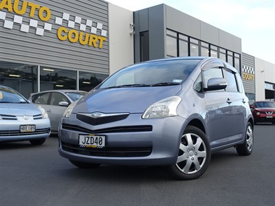 2005 Toyota Ractis - Thumbnail