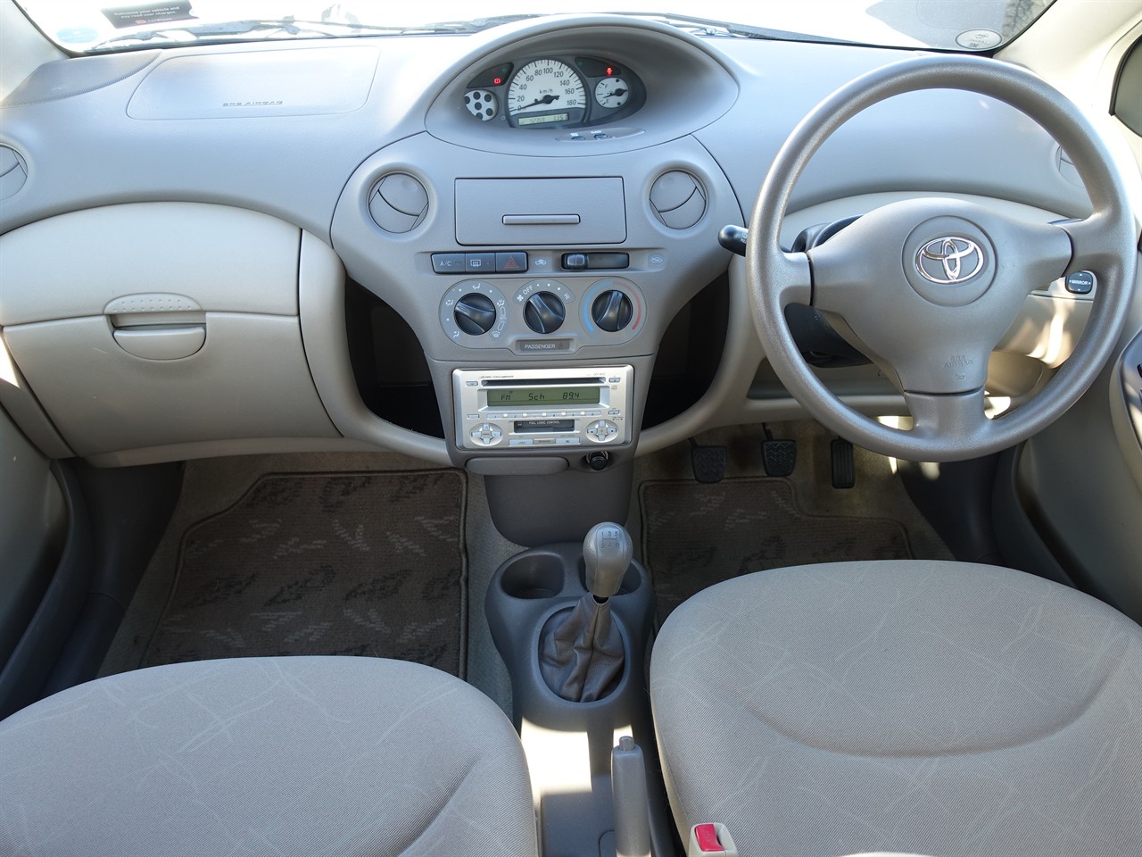 2004 Toyota Platz