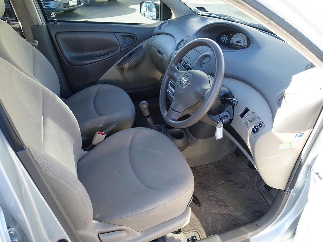 2004 Toyota Platz