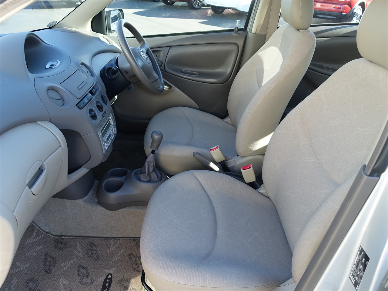 2004 Toyota Platz