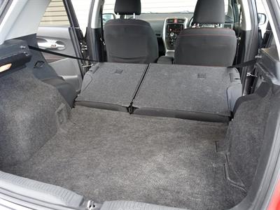 2010 Toyota Auris - Thumbnail