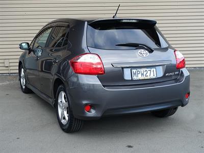 2010 Toyota Auris - Thumbnail