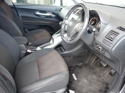 2010 Toyota Auris - Thumbnail
