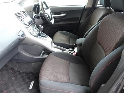 2010 Toyota Auris - Thumbnail