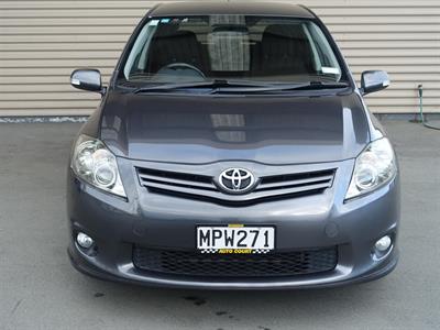 2010 Toyota Auris - Thumbnail