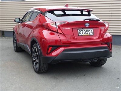 2022 Toyota C-HR - Thumbnail