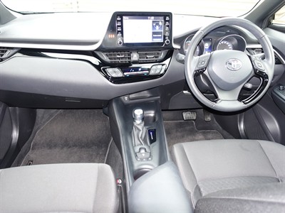 2022 Toyota C-HR - Thumbnail