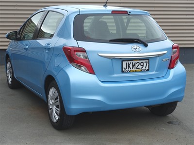 2015 Toyota Yaris - Thumbnail