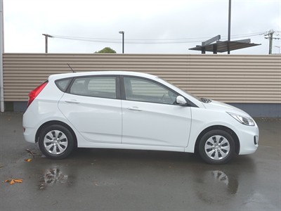 2018 Hyundai Accent - Thumbnail