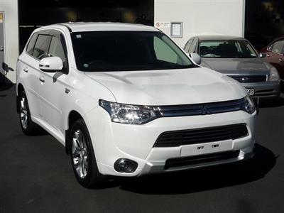 2014 Mitsubishi Outlander - Thumbnail