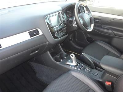 2014 Mitsubishi Outlander - Thumbnail