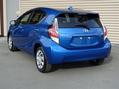 2015 Toyota Aqua - Thumbnail