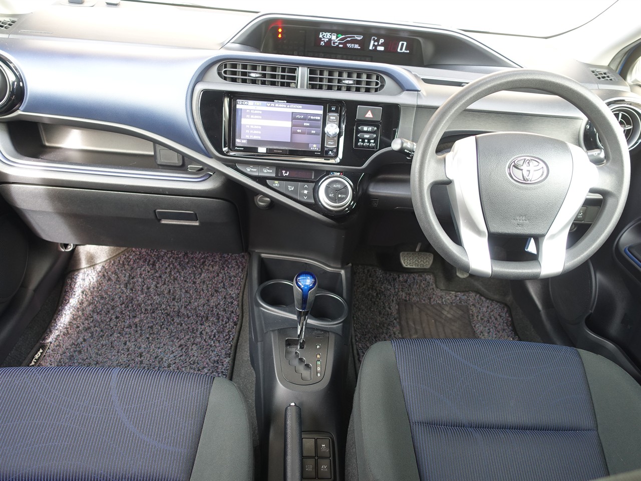 2015 Toyota Aqua
